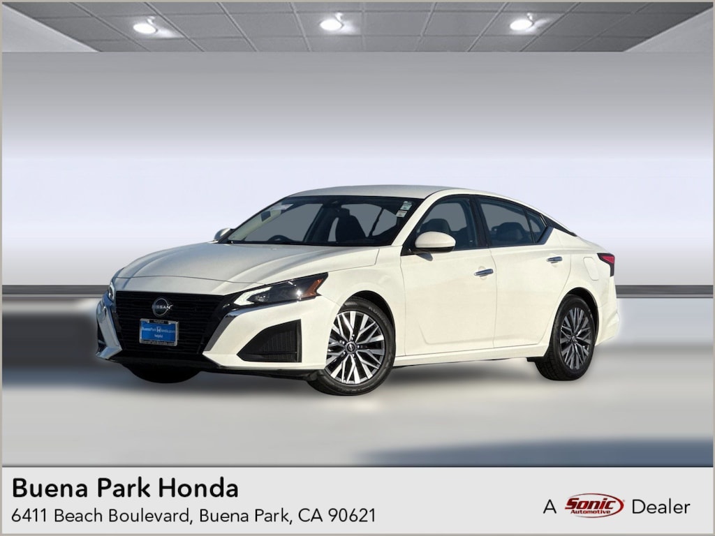 Used 2023 Nissan Altima 2.5 SV Sedan