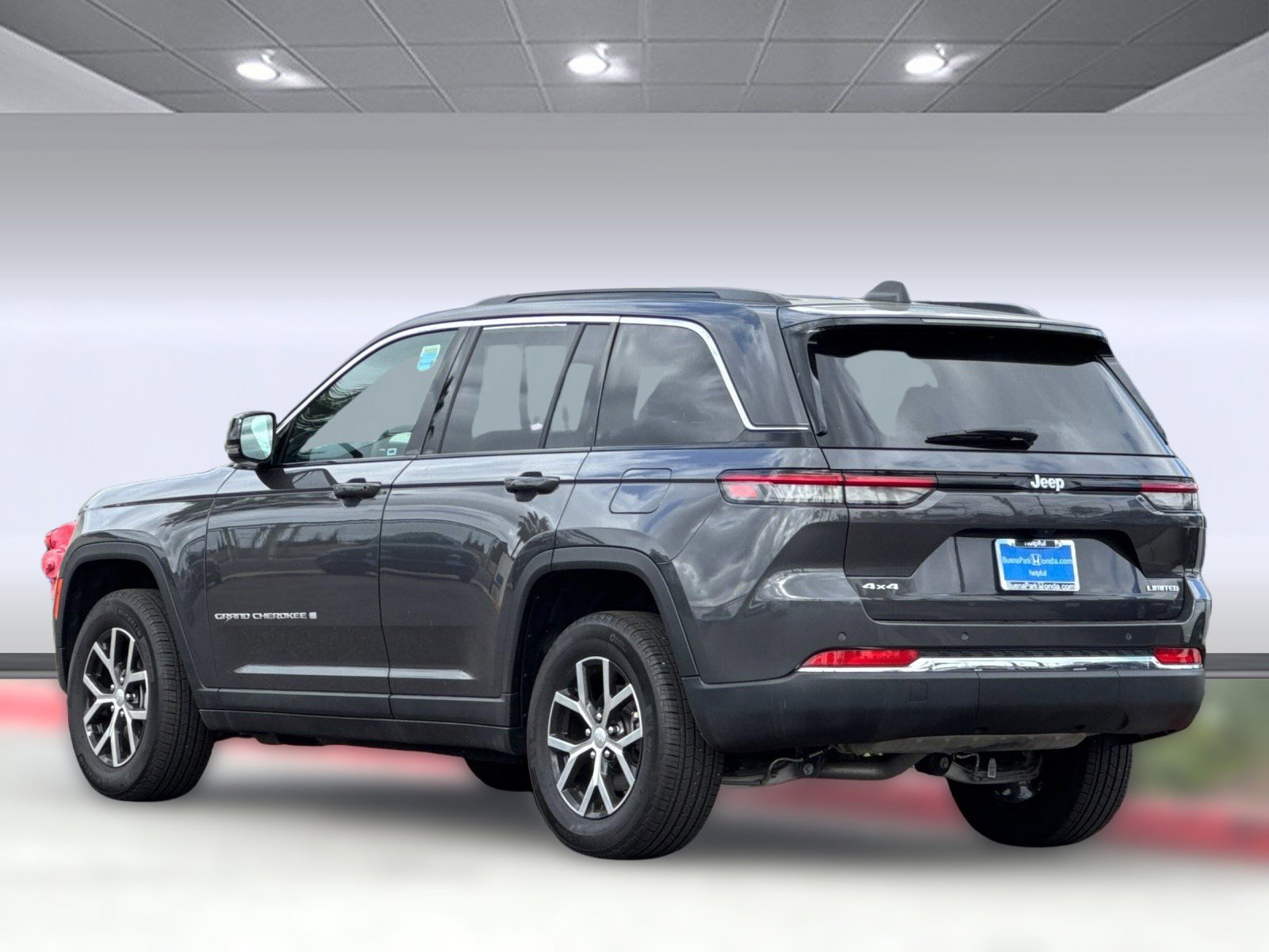 2024 Jeep Grand Cherokee Limited photo 2