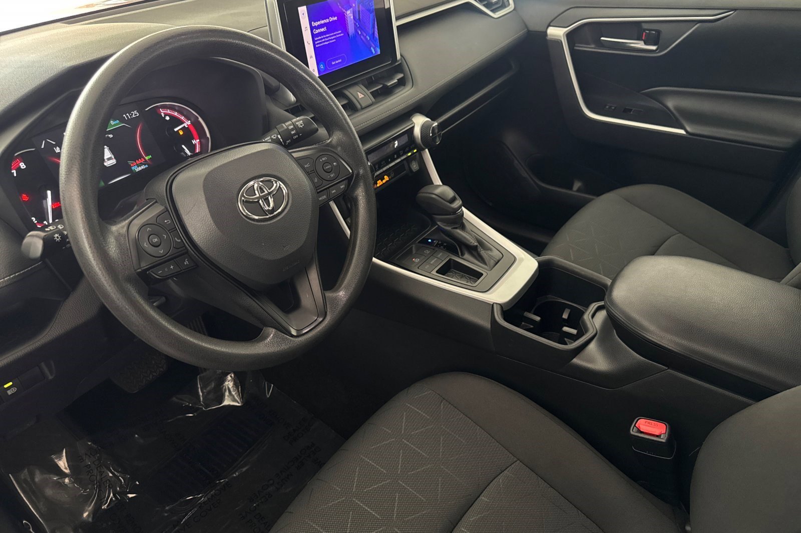 2023 Toyota RAV4 XLE photo 4