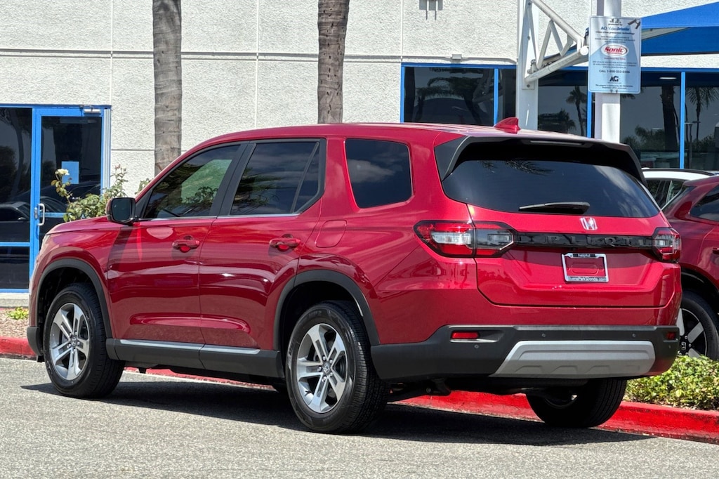 Used 2024 Honda Pilot EX-L 8 Passenger SUV