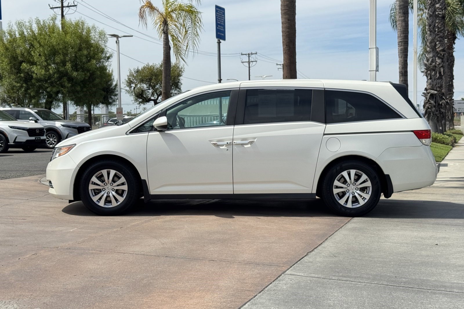 2016 Honda Odyssey EX-L photo 2