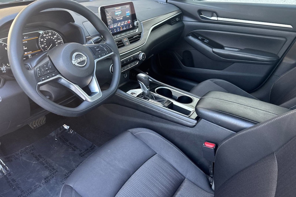 Used 2023 Nissan Altima 2.5 SV Sedan