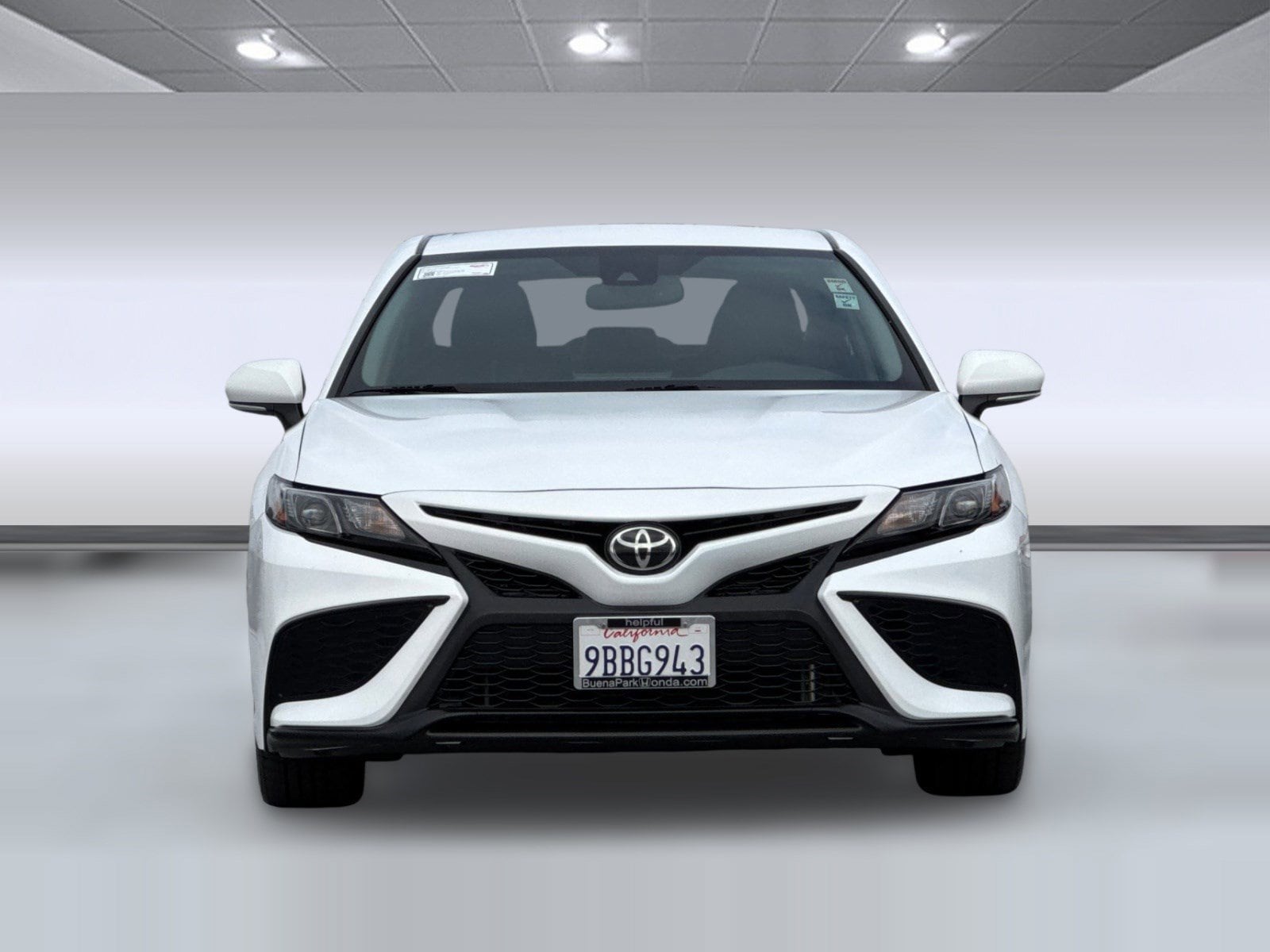 2022 Toyota Camry SE photo 4