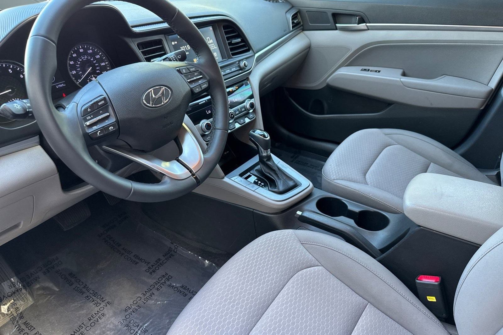 2020 Hyundai Elantra Value Edition photo 4
