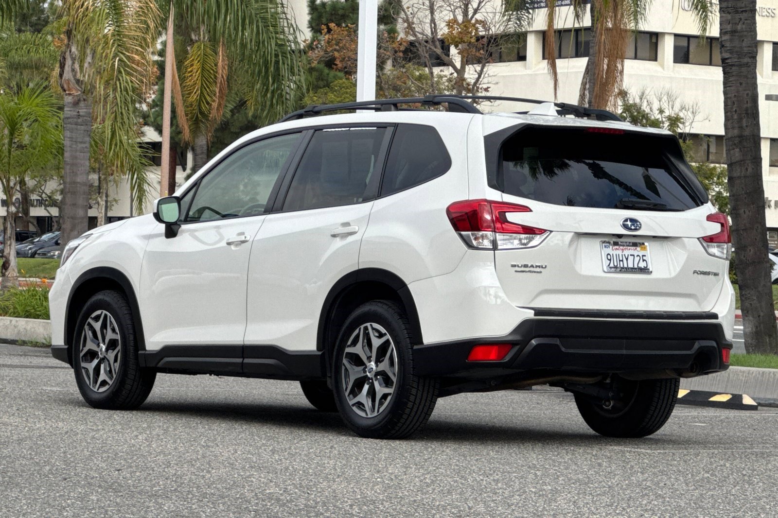 2019 Subaru Forester Premium photo 2