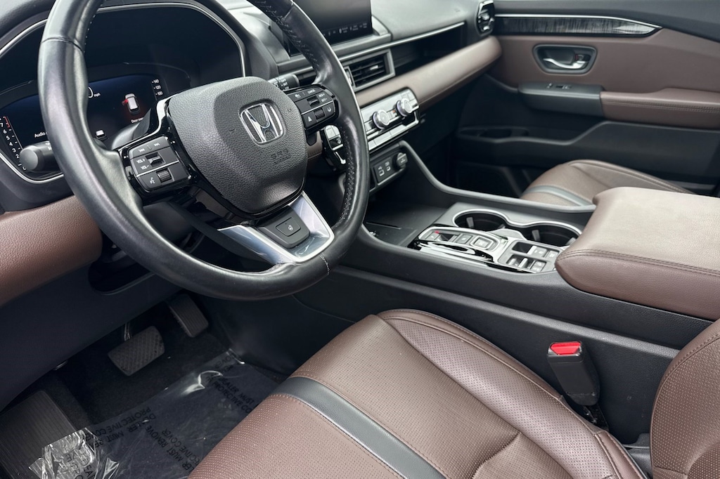Certified 2025 Honda Pilot Elite SUV