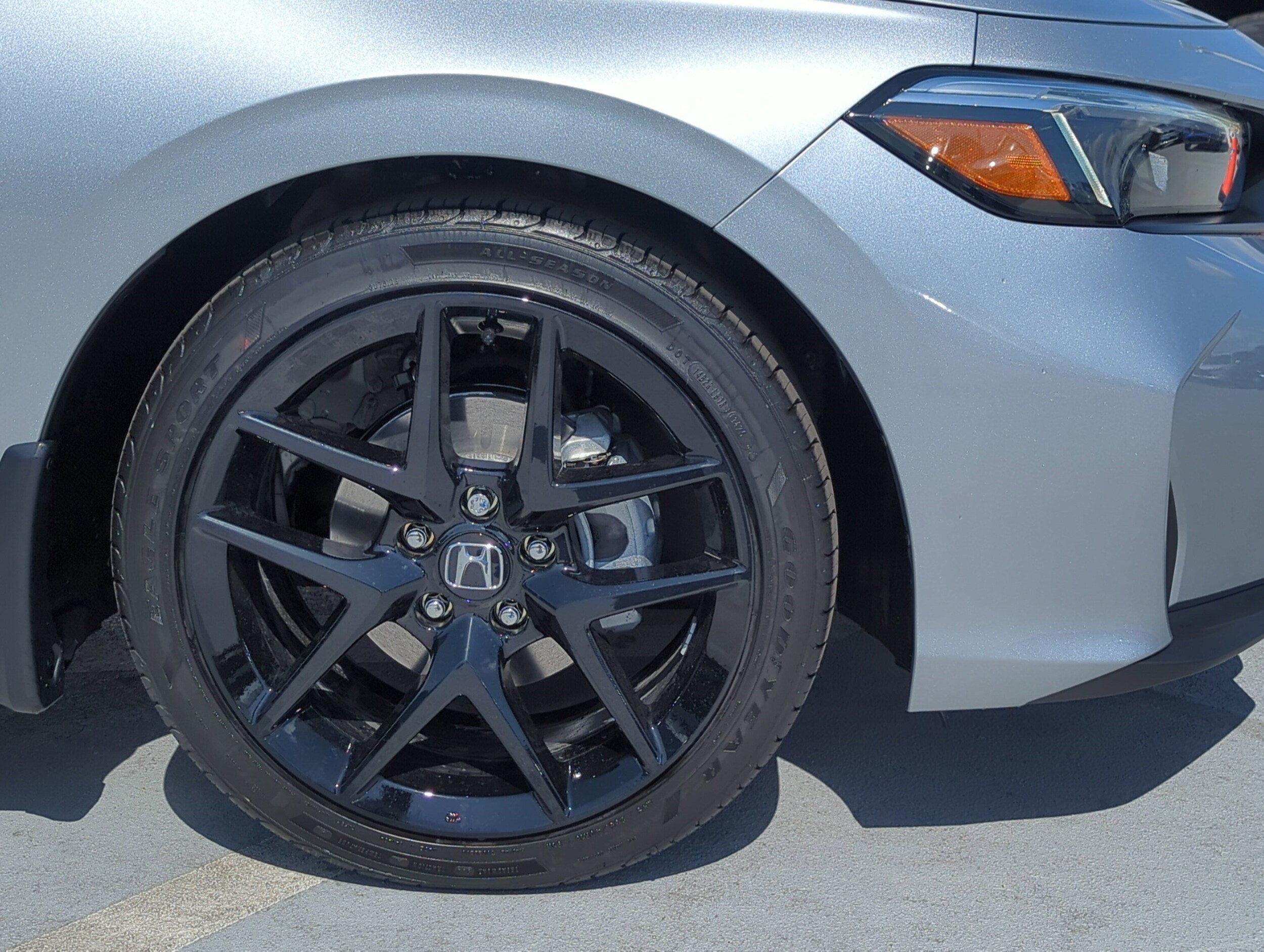 2025 Honda Civic Sport Hatchback photo 3