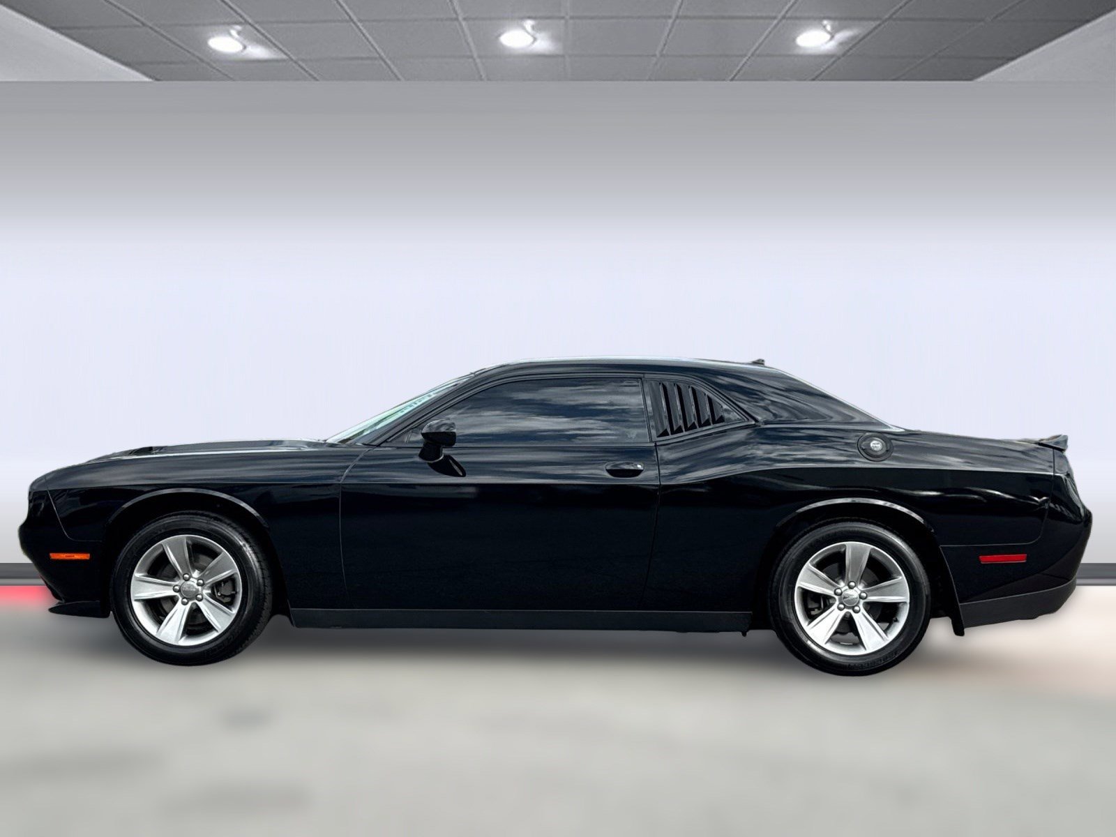 2020 Dodge Challenger SXT photo 2