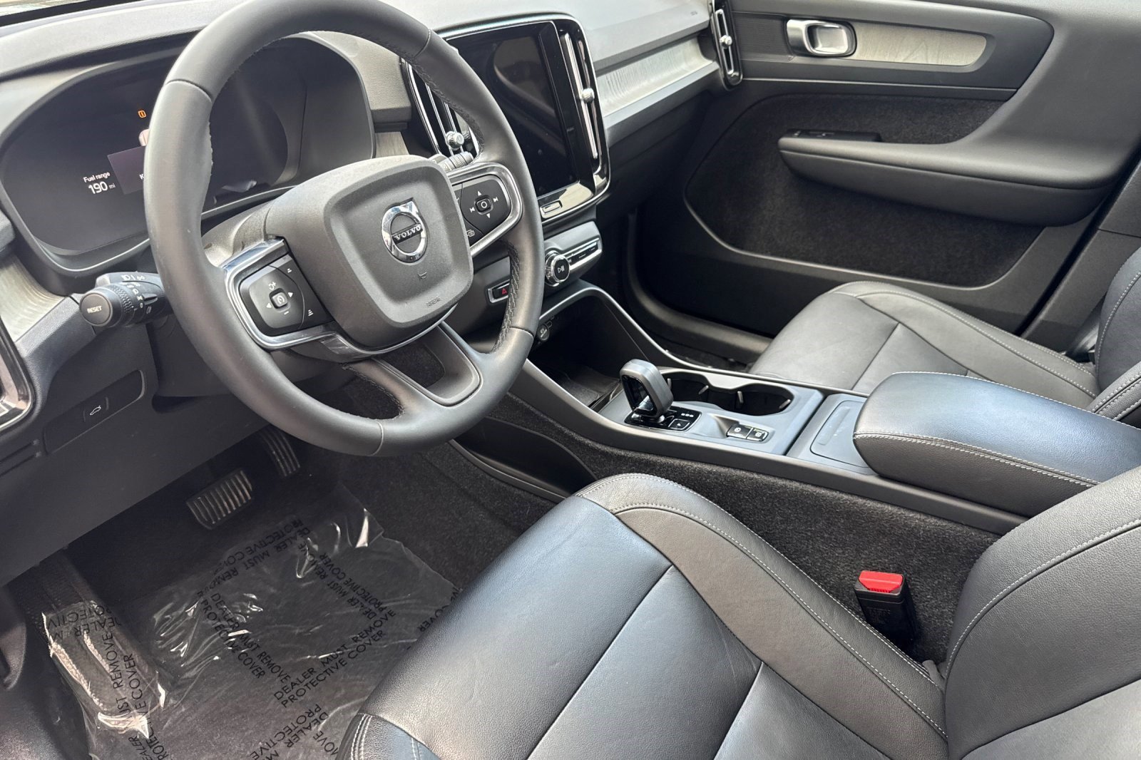 2024 Volvo XC40 Core photo 4