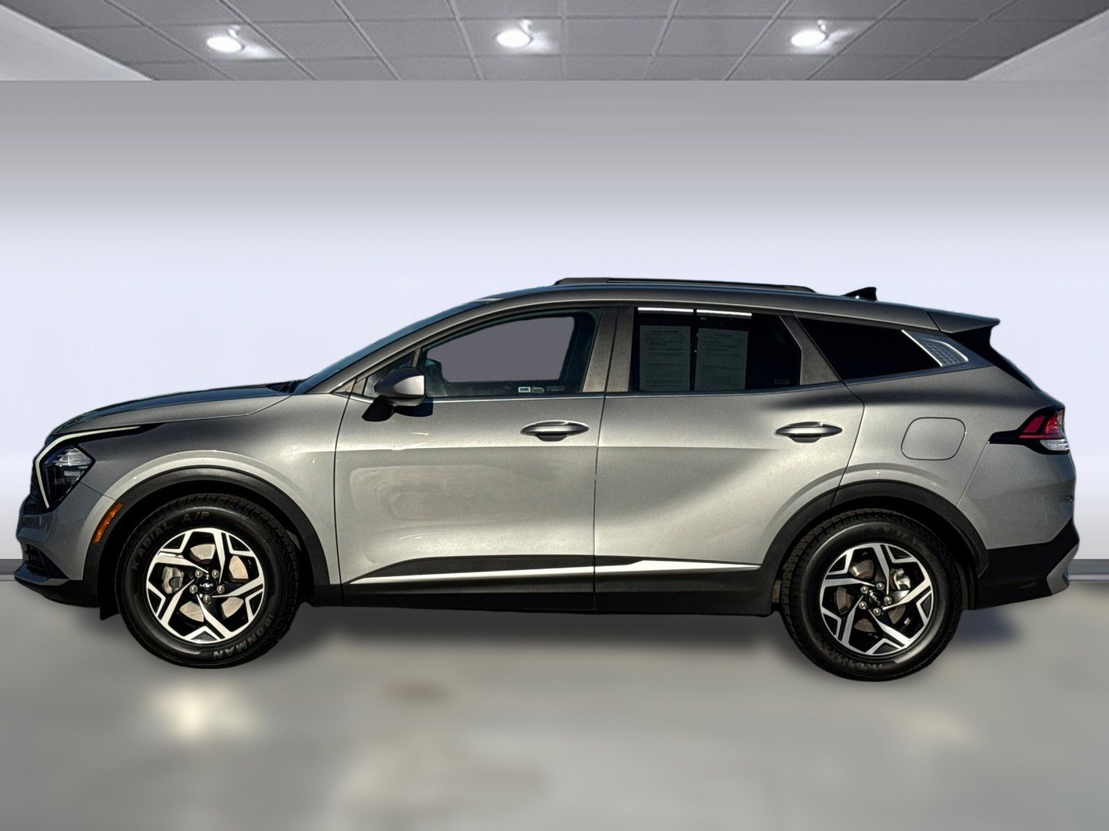 2023 Kia Sportage LX photo 2