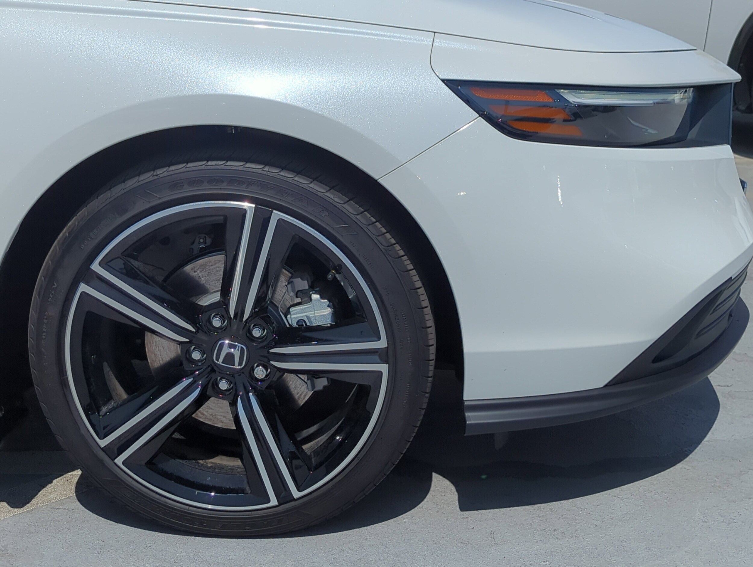 2025 Honda Accord Hybrid Sport photo 3