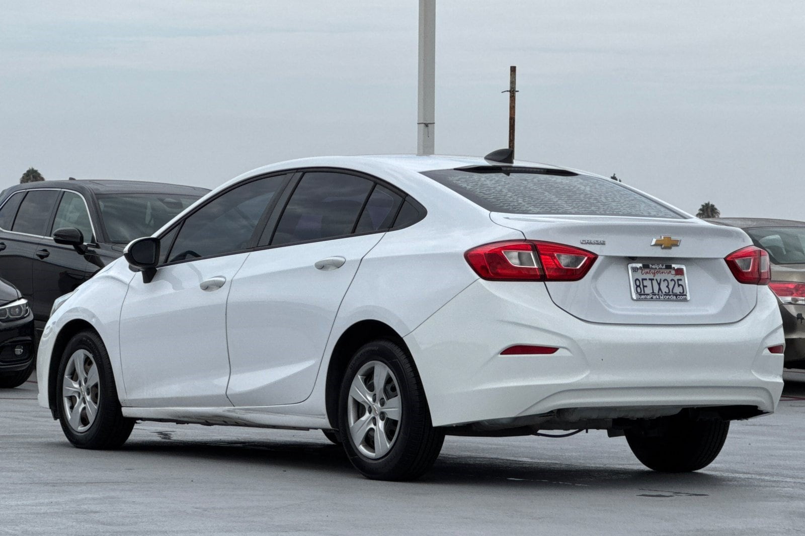 Cruze LS Sedan