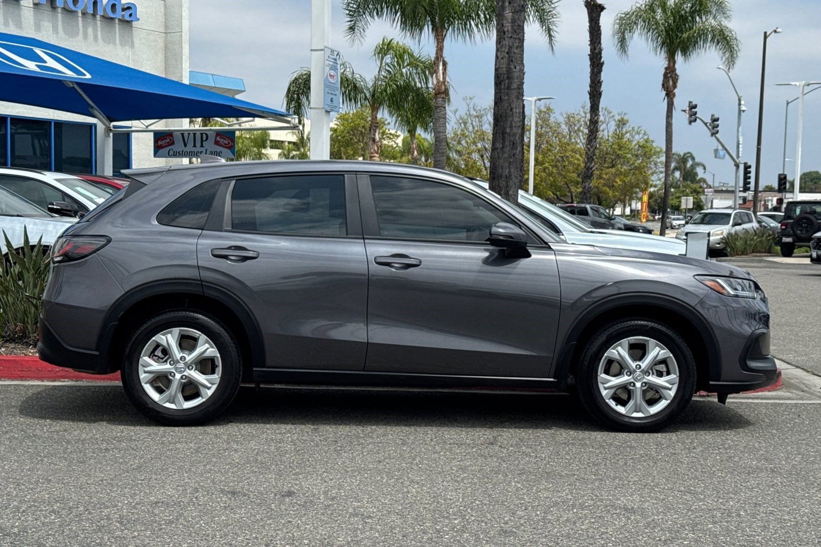 2025 Honda HR-V LX photo 3