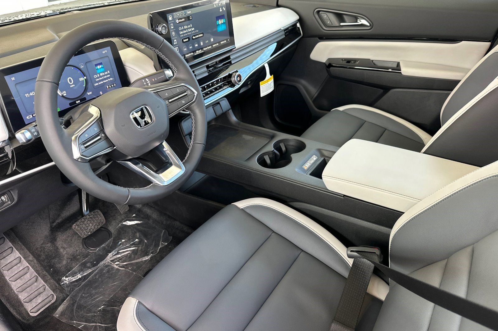 2026 Honda Prologue Touring photo 4