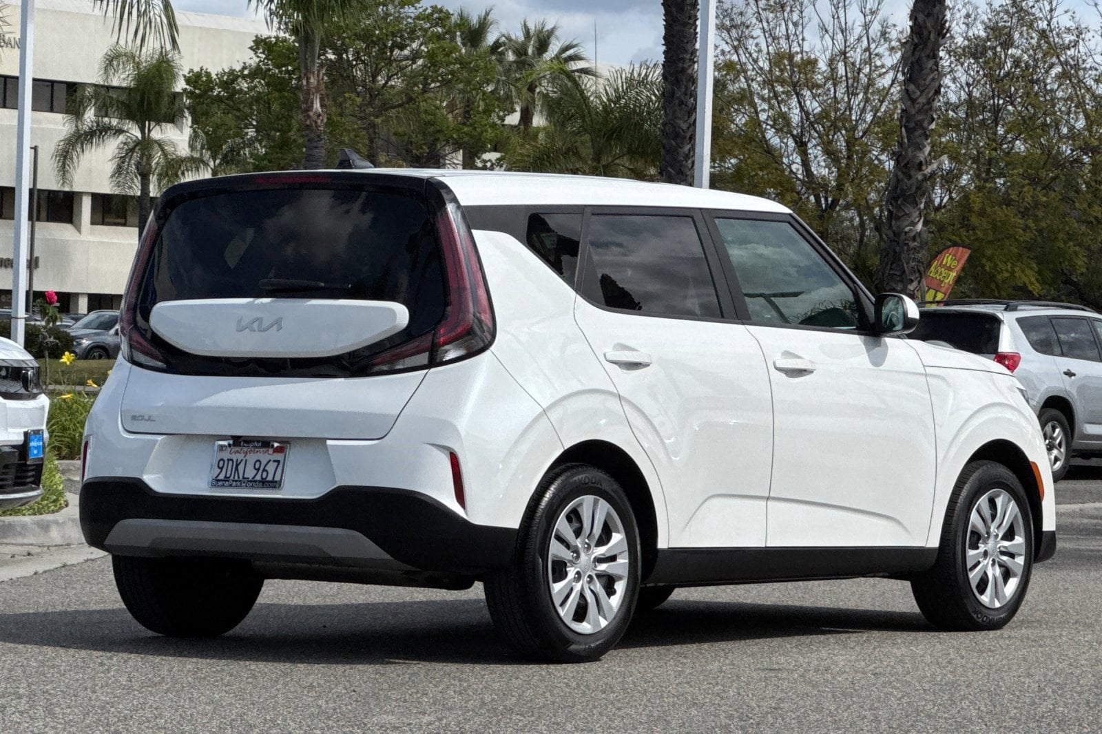 2023 Kia Soul LX photo 3