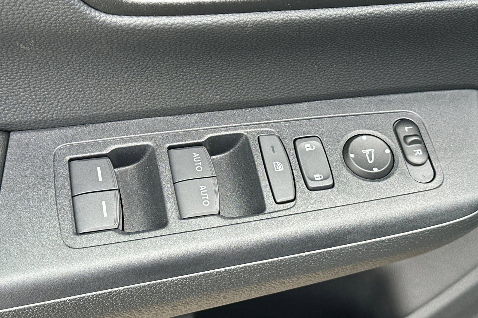 2026 Honda CR-V EX - Photo 13