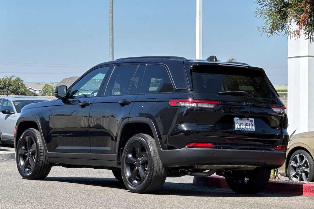 Used 2023 Jeep Grand Cherokee Altitude X SUV