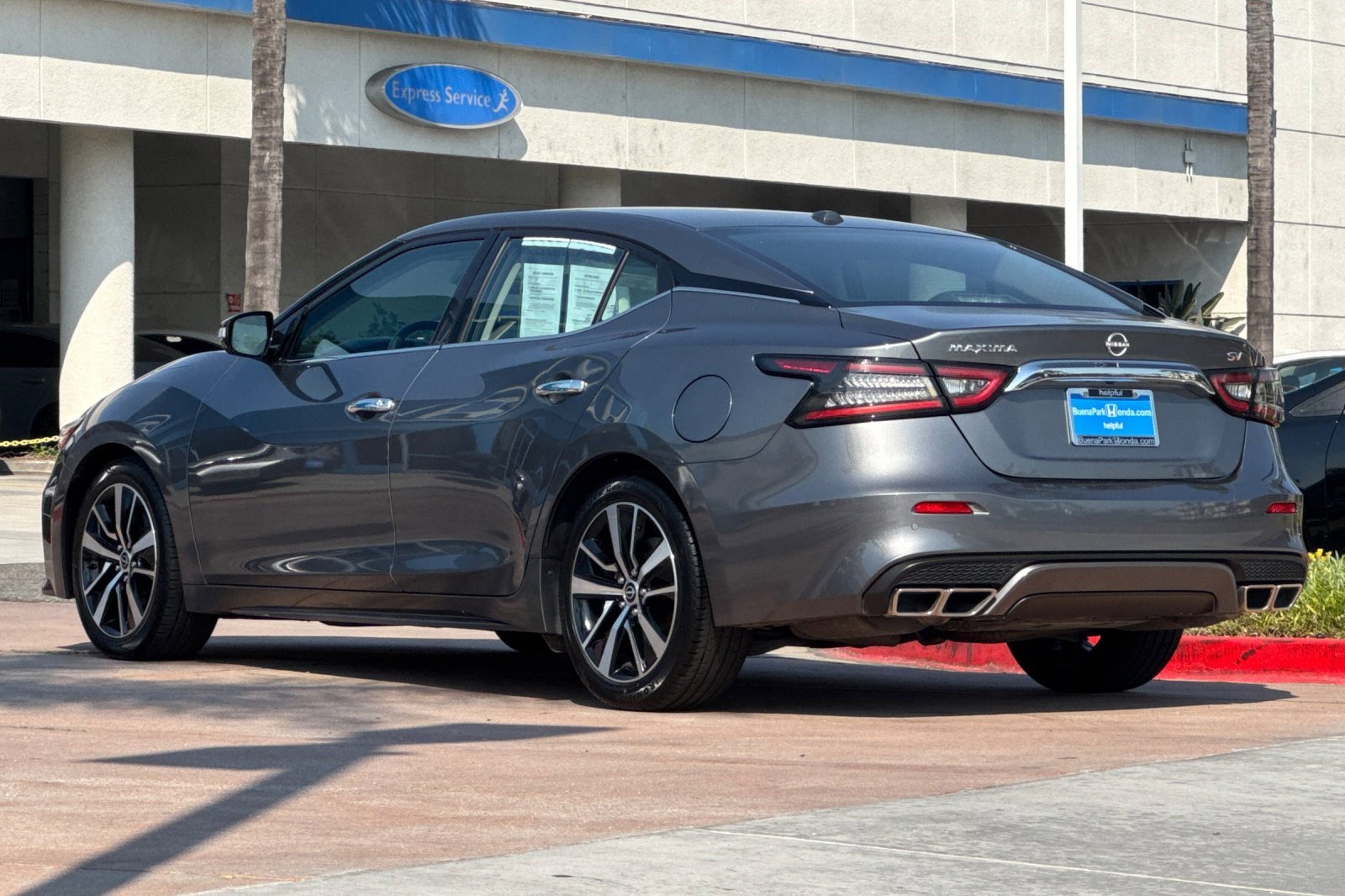 2023 Nissan Maxima SV photo 3