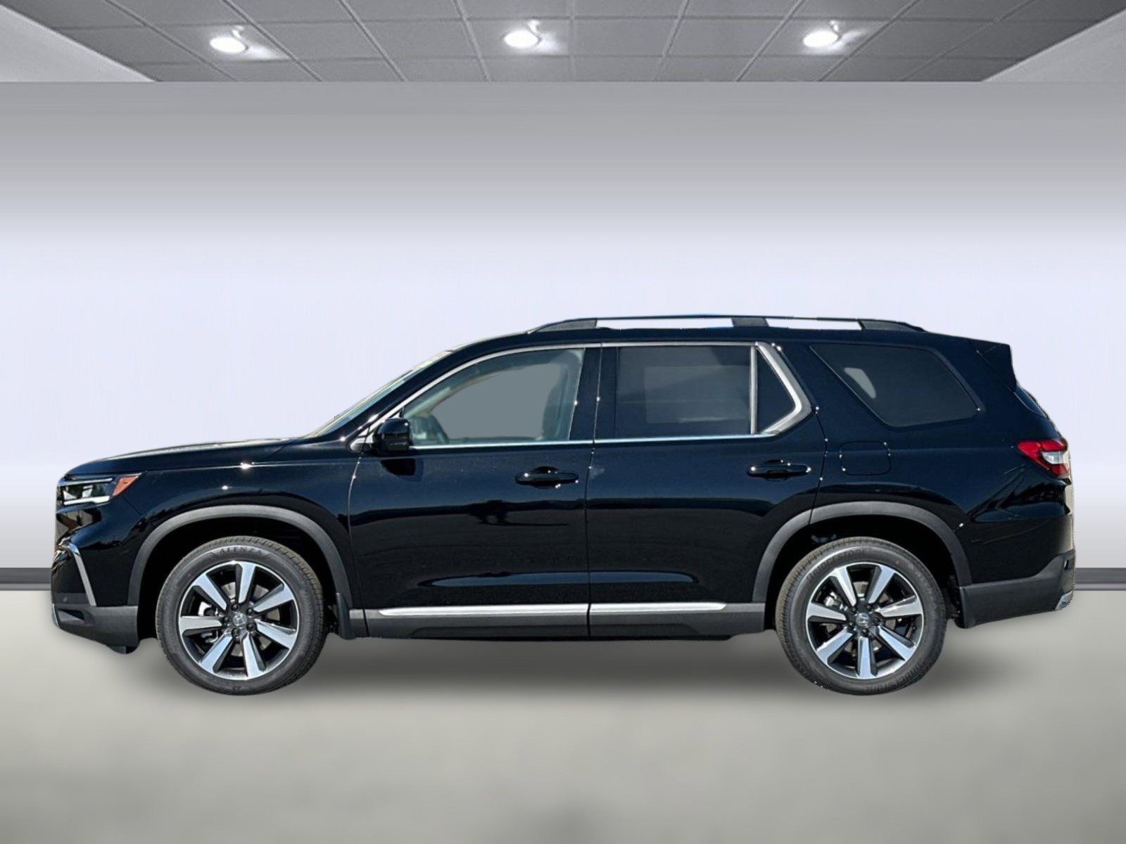 2025 Honda Pilot Touring photo 2