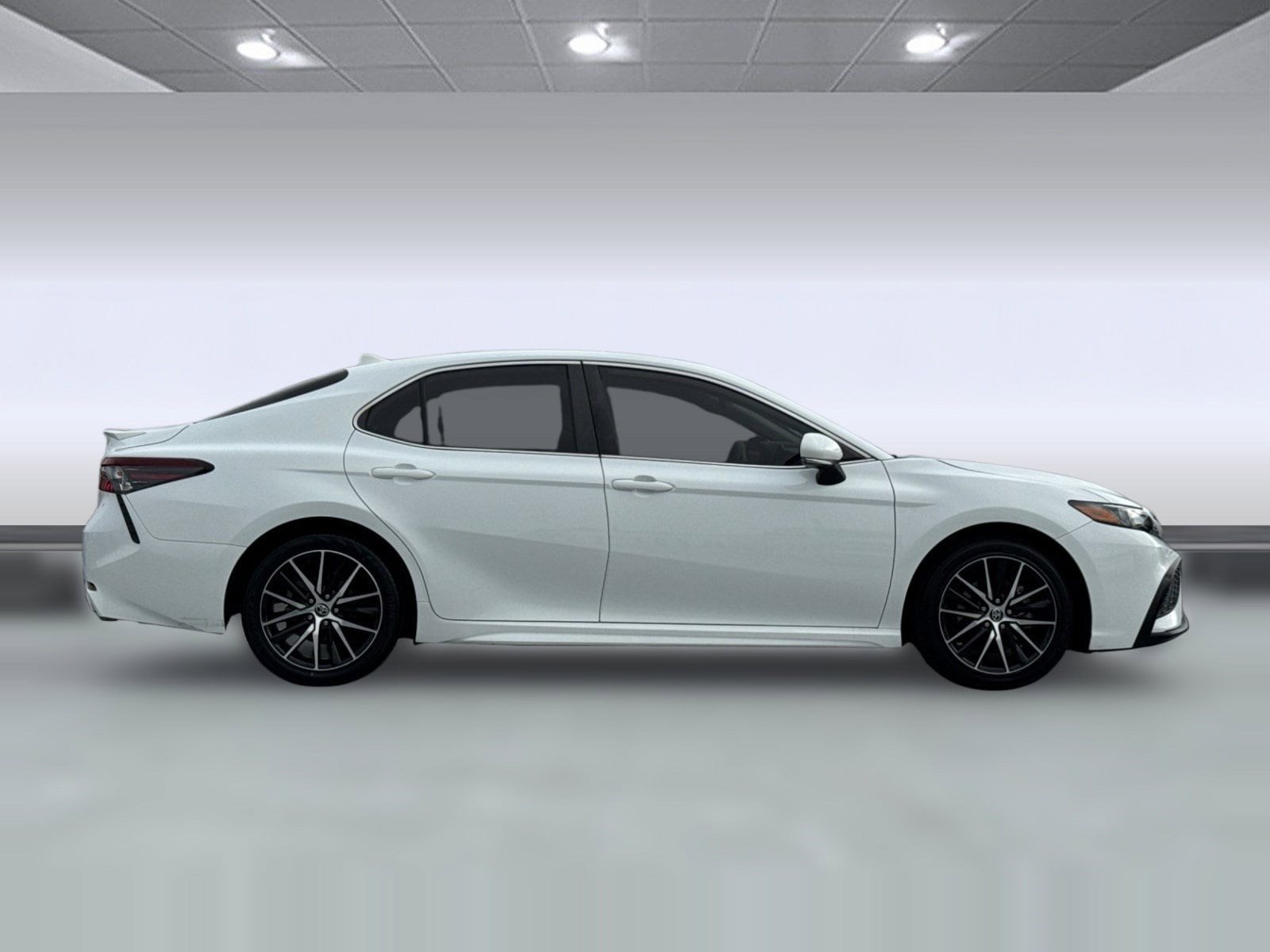 2022 Toyota Camry SE photo 6
