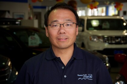 Staff member Steve Choi from ID_63f58aa9312a