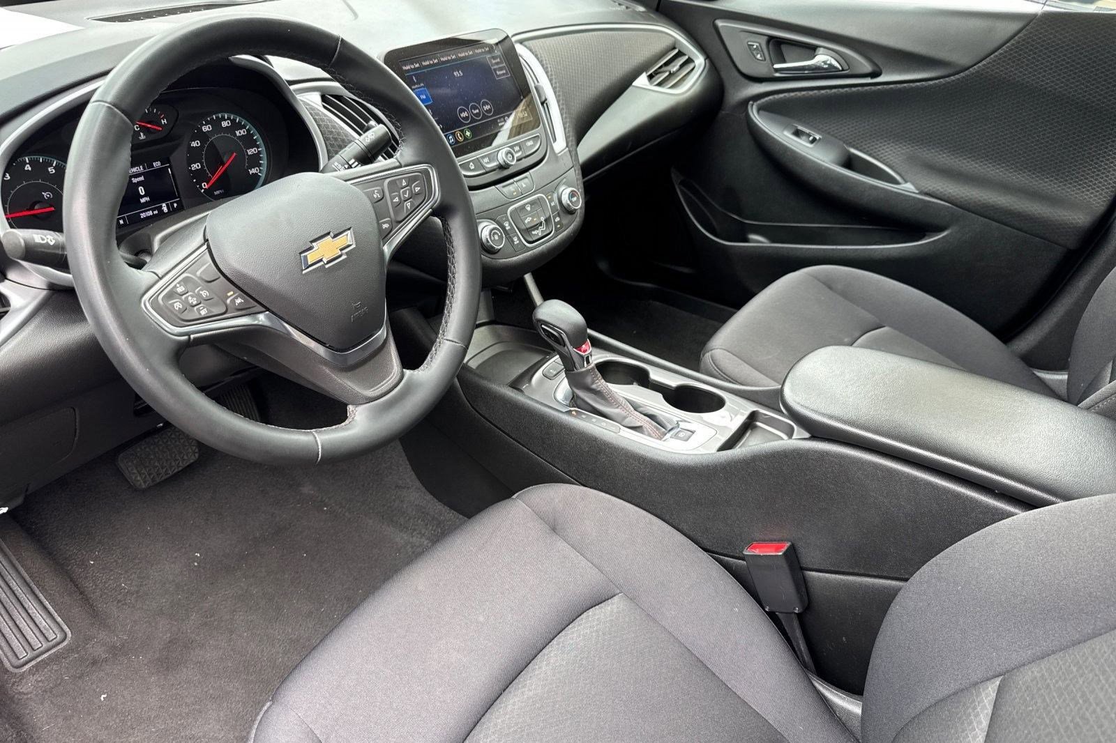 2024 Chevrolet Malibu RS photo 4