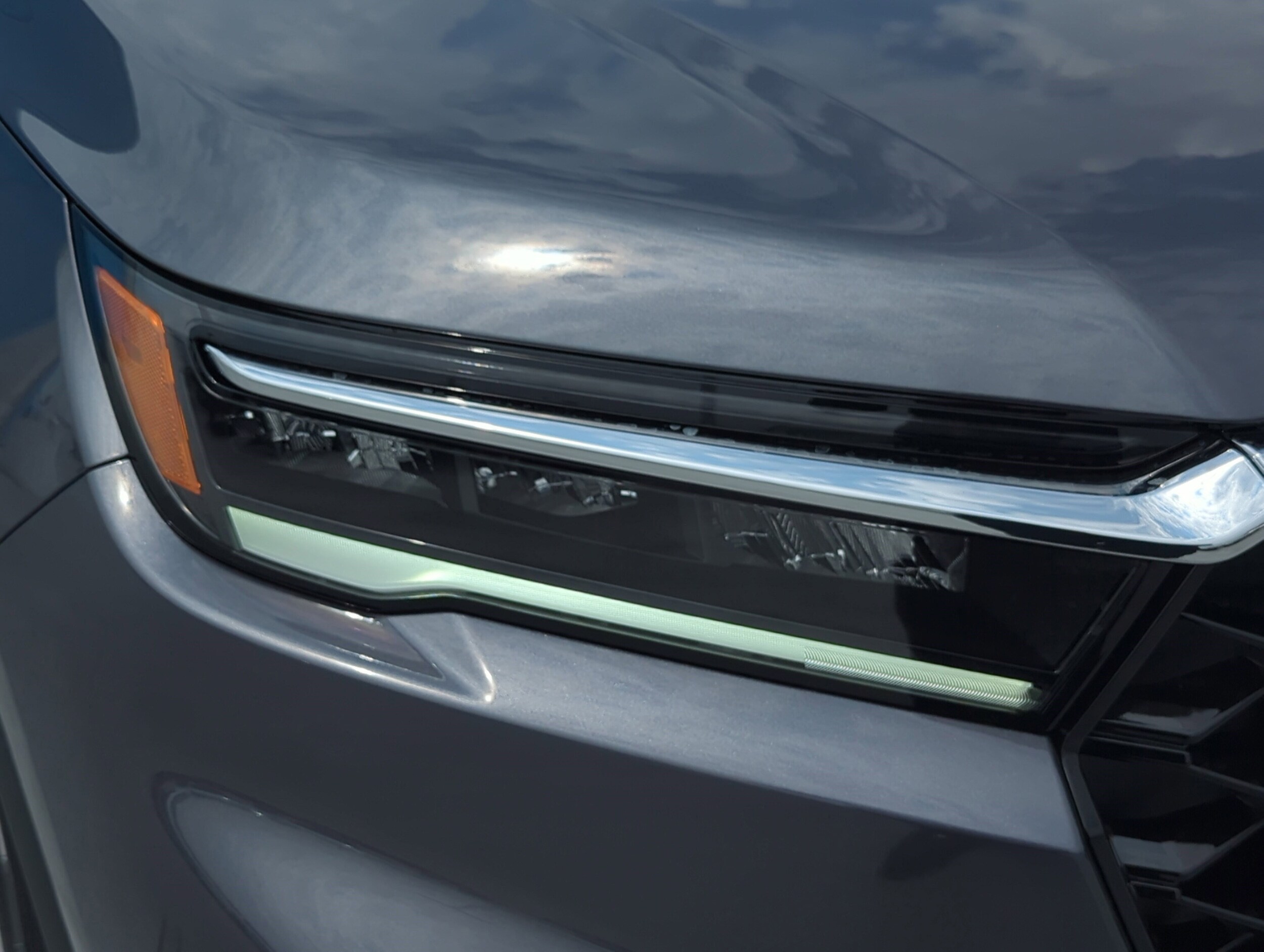 2025 Honda Pilot Touring photo 4