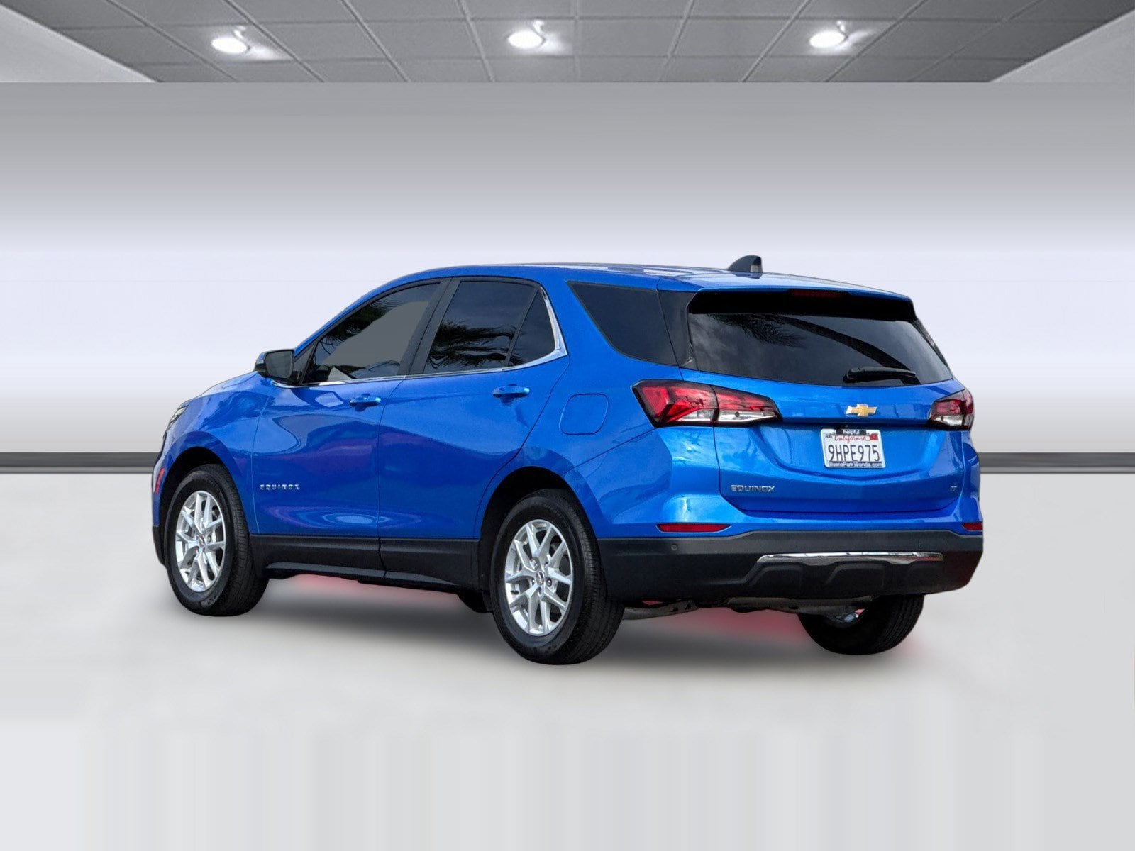 2024 Chevrolet Equinox LT photo 2