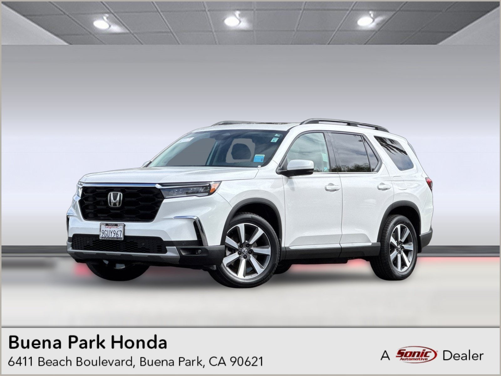 2023 Honda Pilot Touring - Photo 1