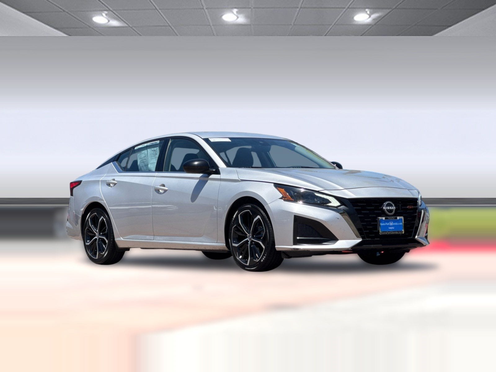 Altima 2.5 SR Sedan