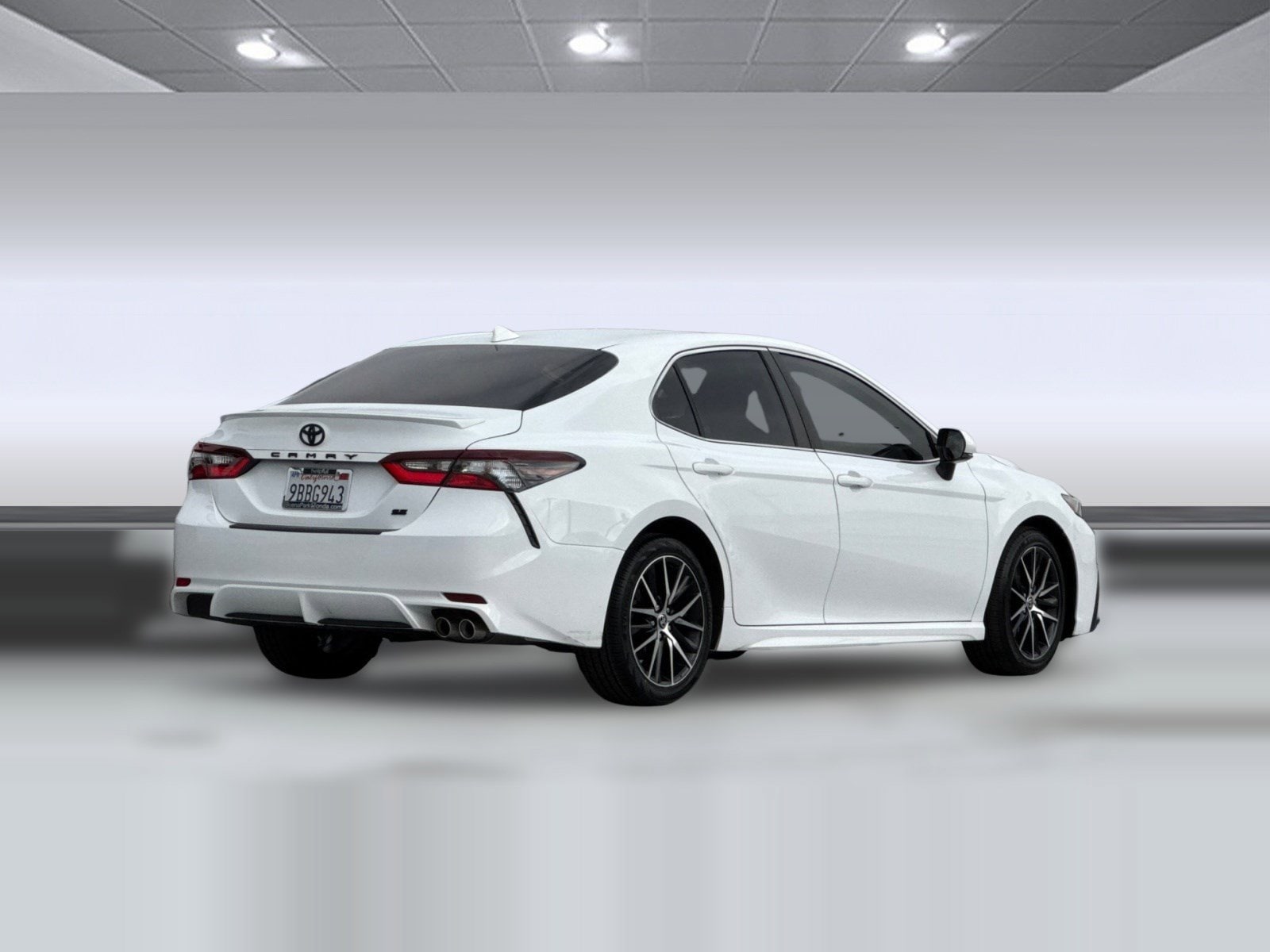 2022 Toyota Camry SE photo 3
