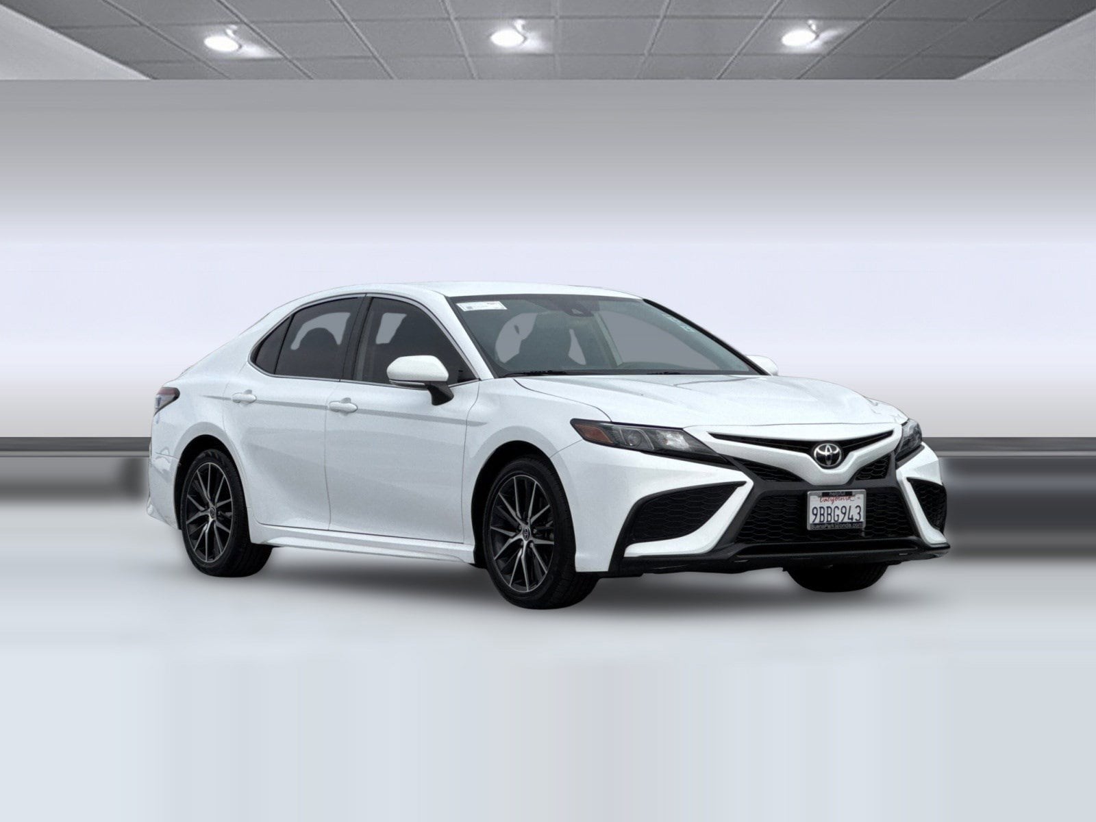 2022 Toyota Camry SE photo 5