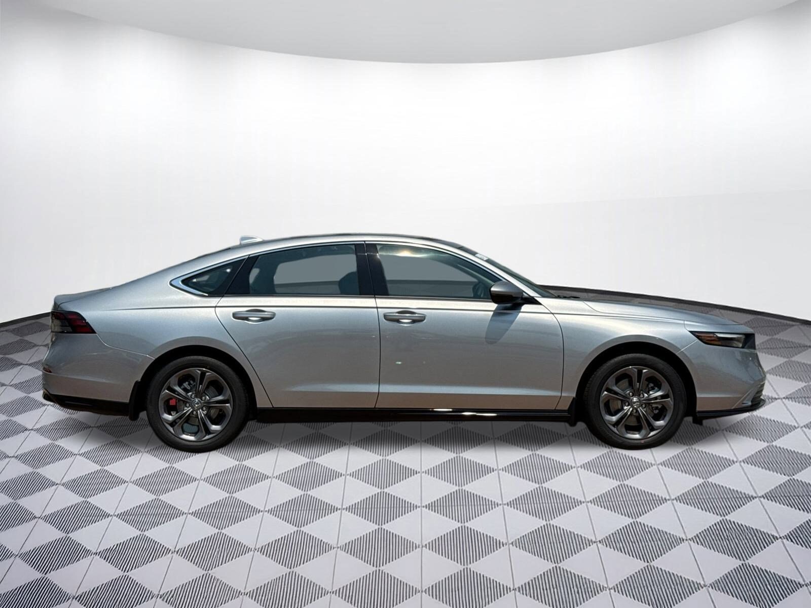2025 Honda Accord Hybrid EX-L photo 2