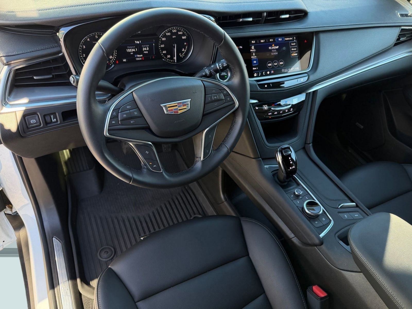 2023 Cadillac XT5 Luxury photo 3