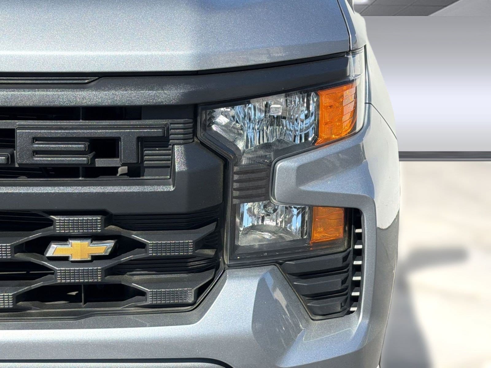 2024 Chevrolet Silverado 1500 Custom photo 3