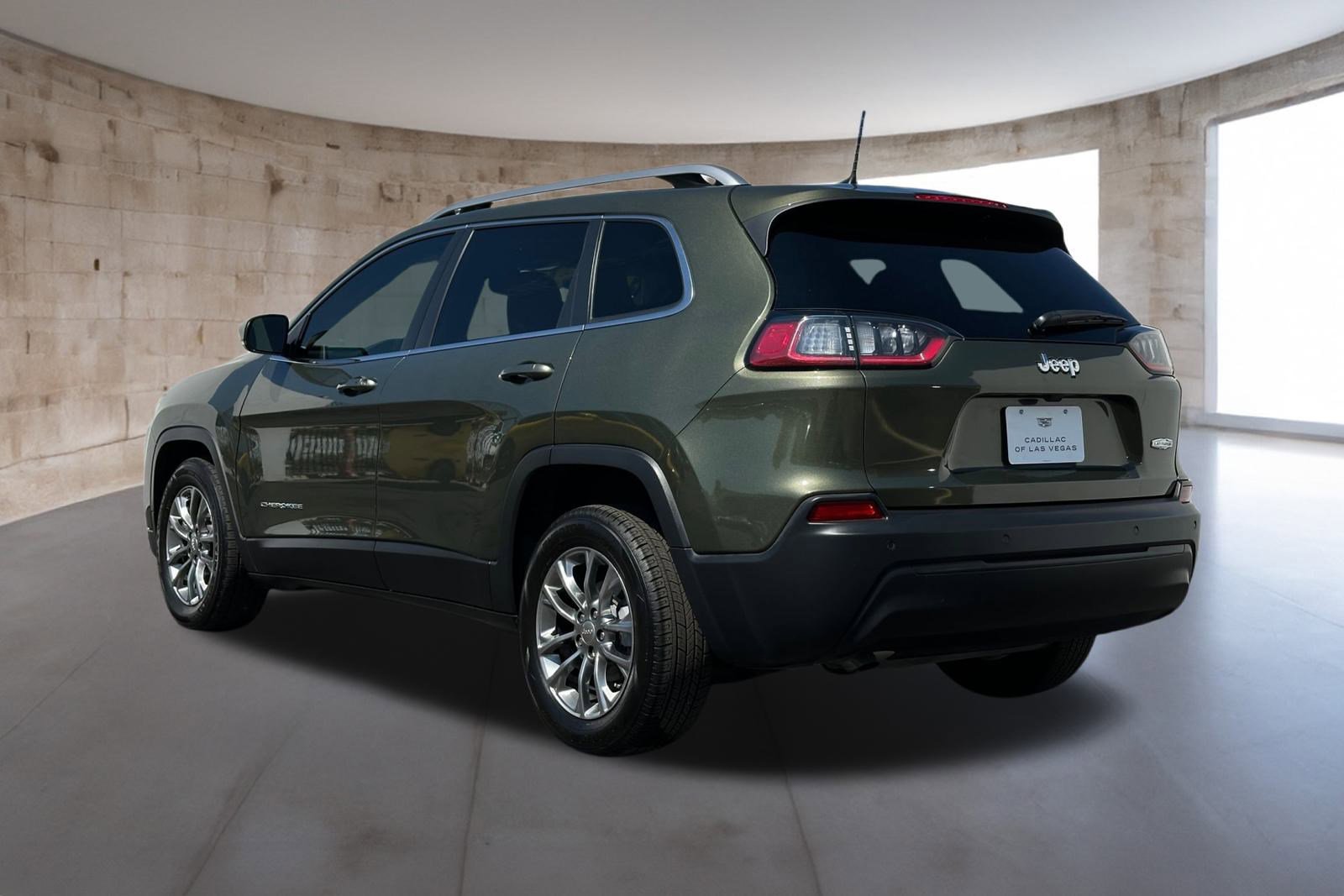 2020 Jeep Cherokee Latitude photo 2