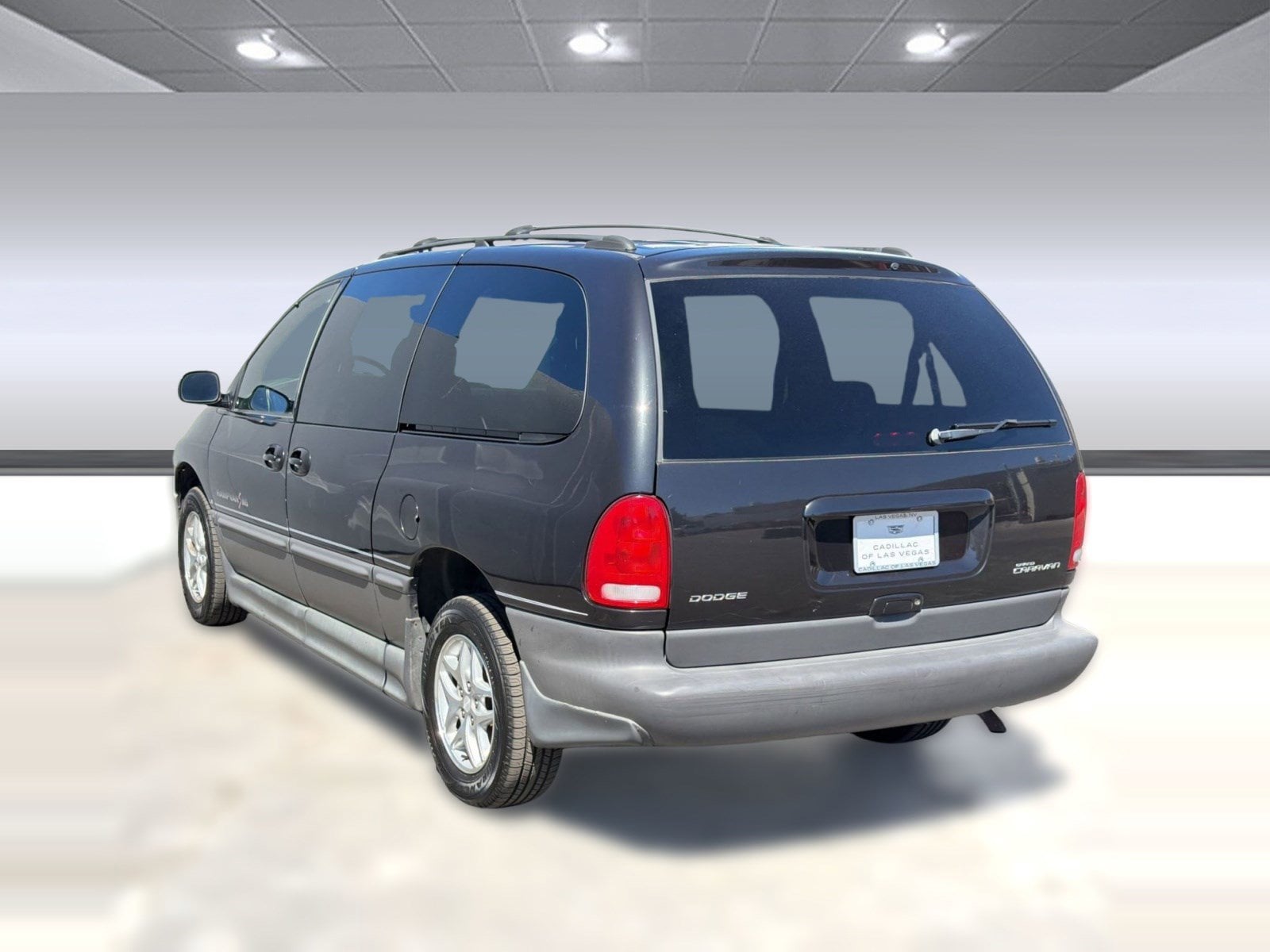 1999 Dodge Grand Caravan LE photo 2