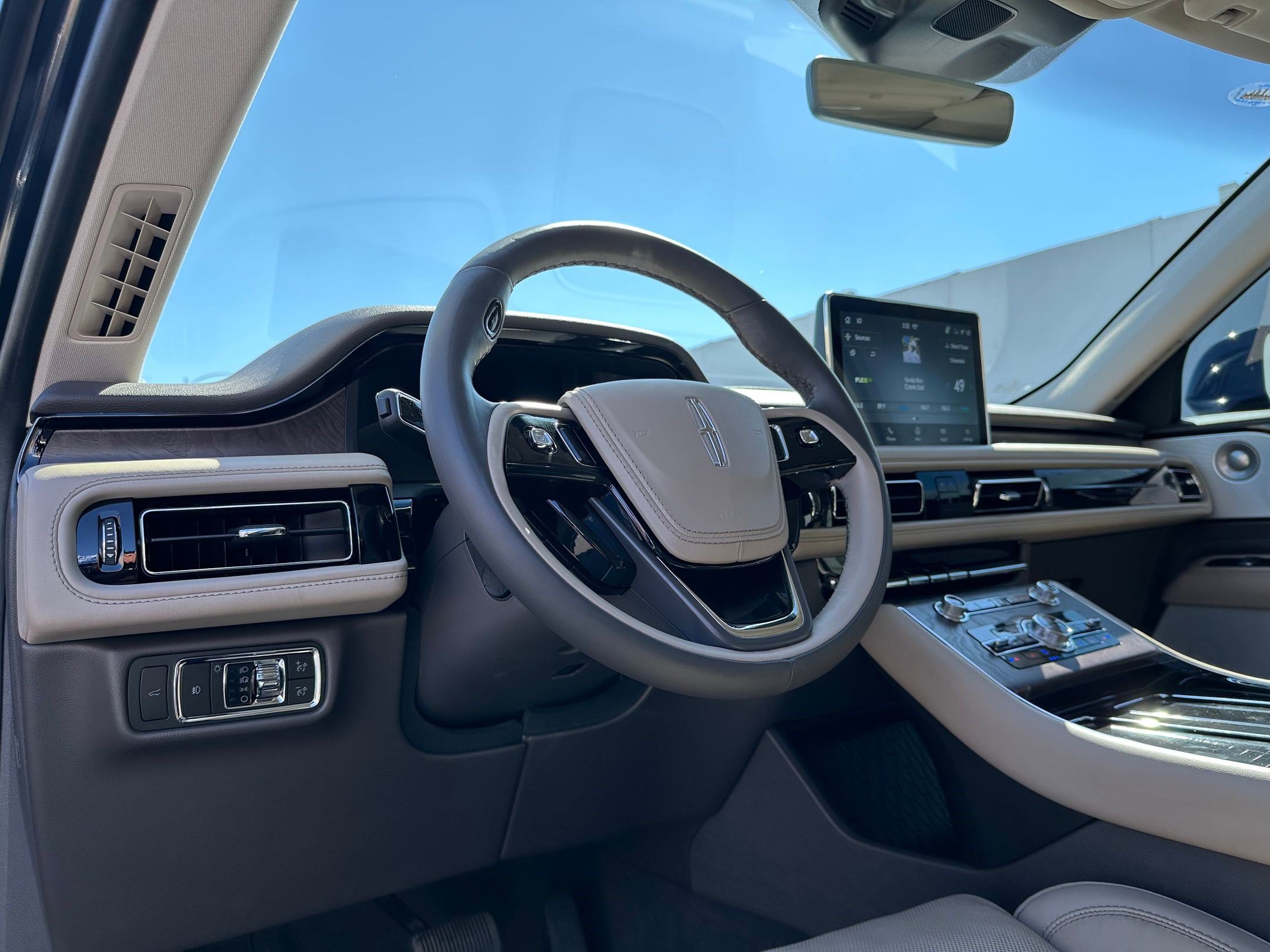 2023 Lincoln Aviator Reserve photo 3