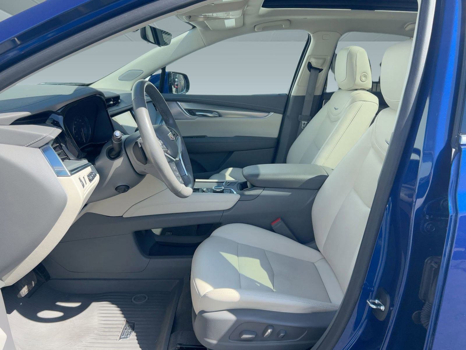 2023 Cadillac XT5 Premium Luxury photo 3
