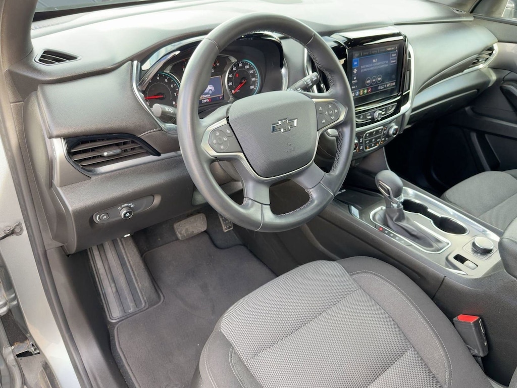Used 2023 Chevrolet Traverse LT Cloth w/1LT SUV