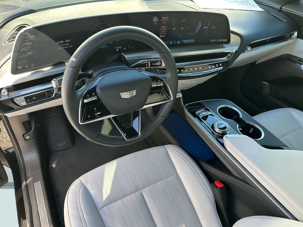 Certified 2024 CADILLAC LYRIQ Luxury SUV