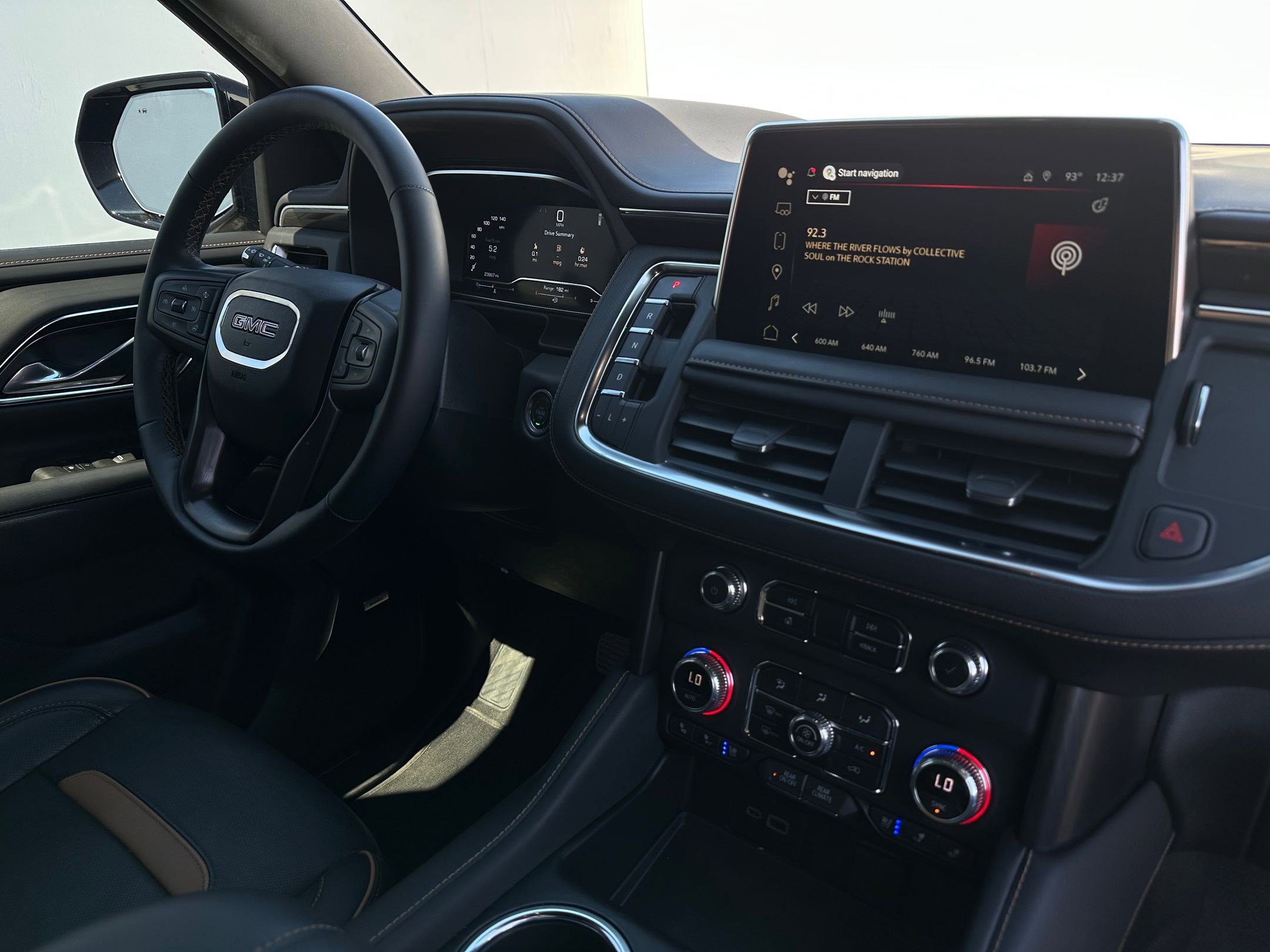 2023 Gmc Yukon XL AT4 photo 4