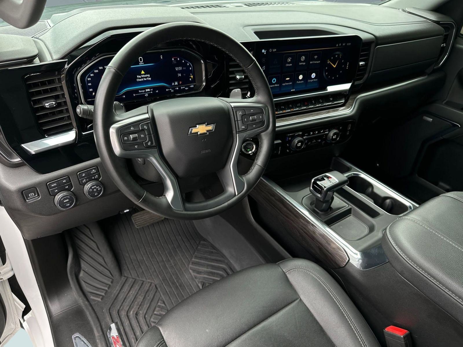 2023 Chevrolet Silverado 1500 LTZ photo 3