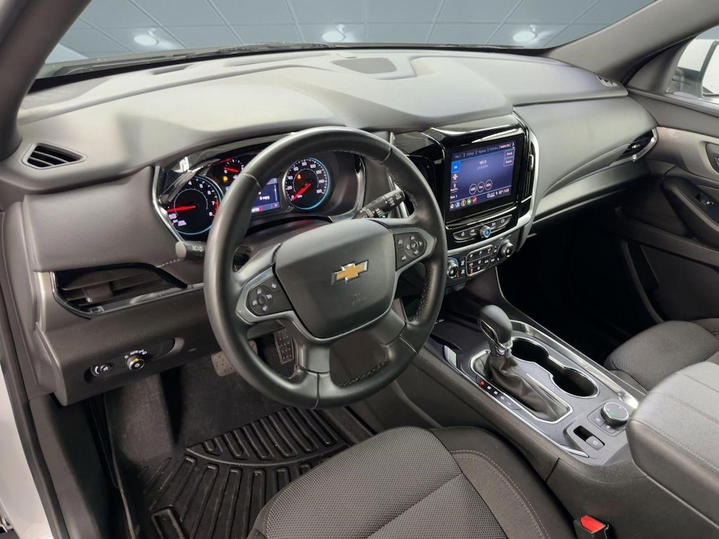 Used 2023 Chevrolet Traverse LT Cloth w/1LT SUV