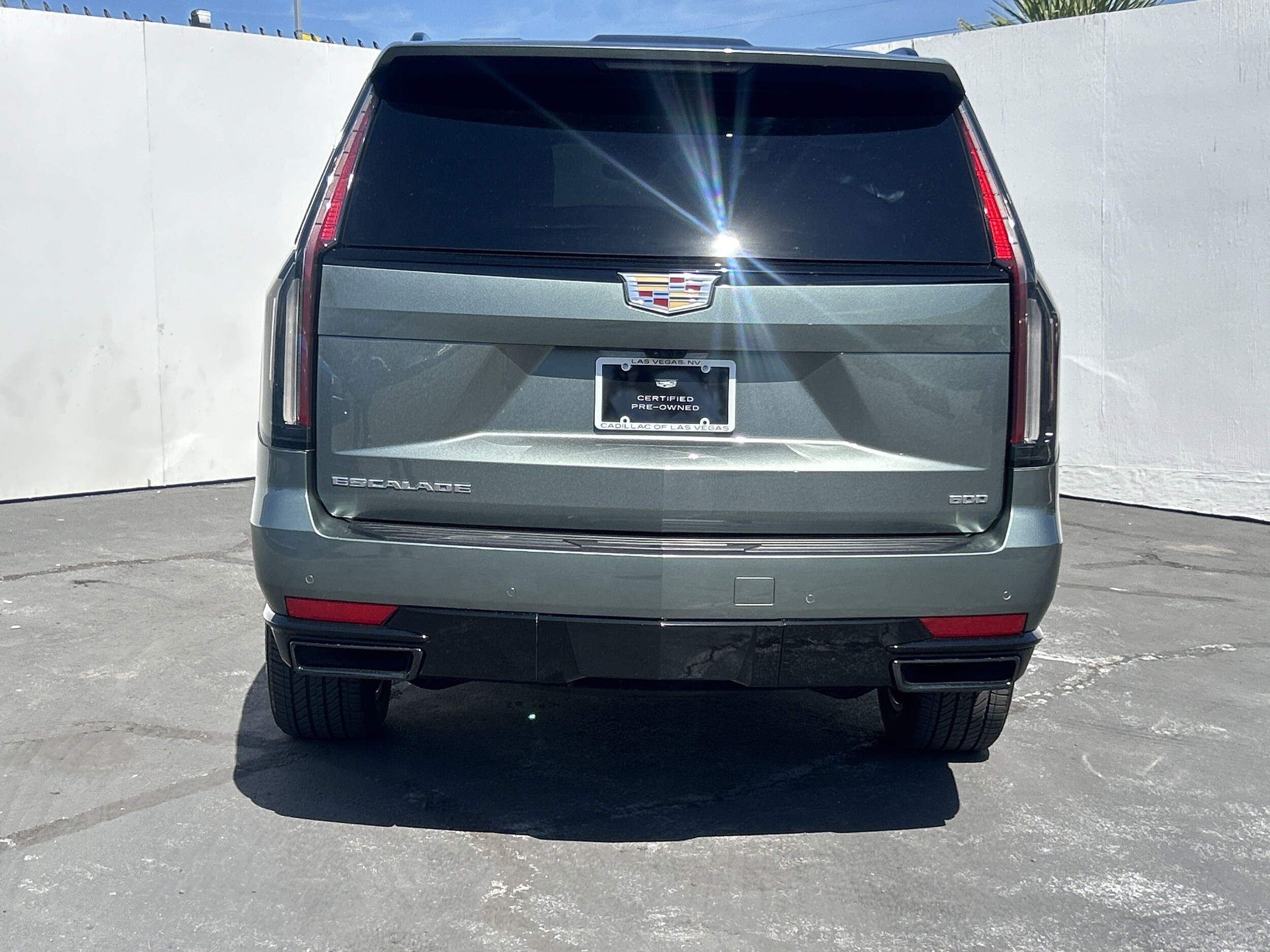 2023 Cadillac Escalade Sport Platinum photo 3