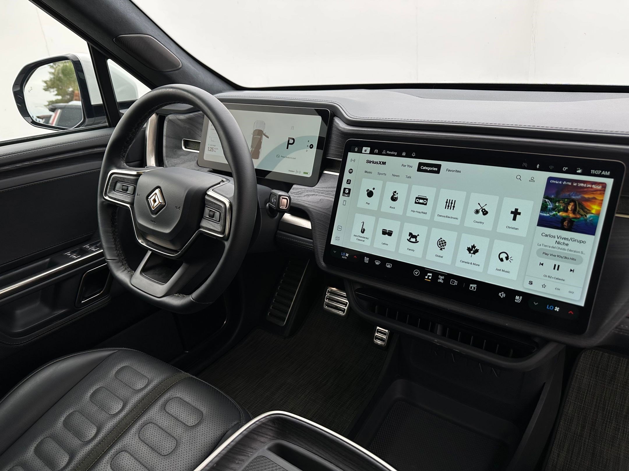 2023 Rivian R1S Adventure photo 3