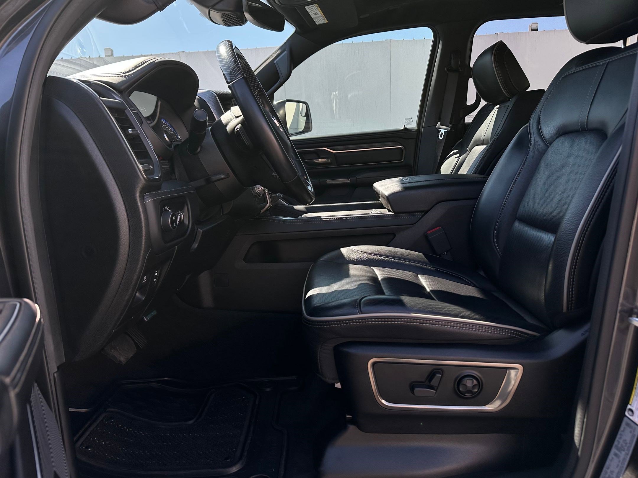 2021 Ram 1500 Limited photo 3