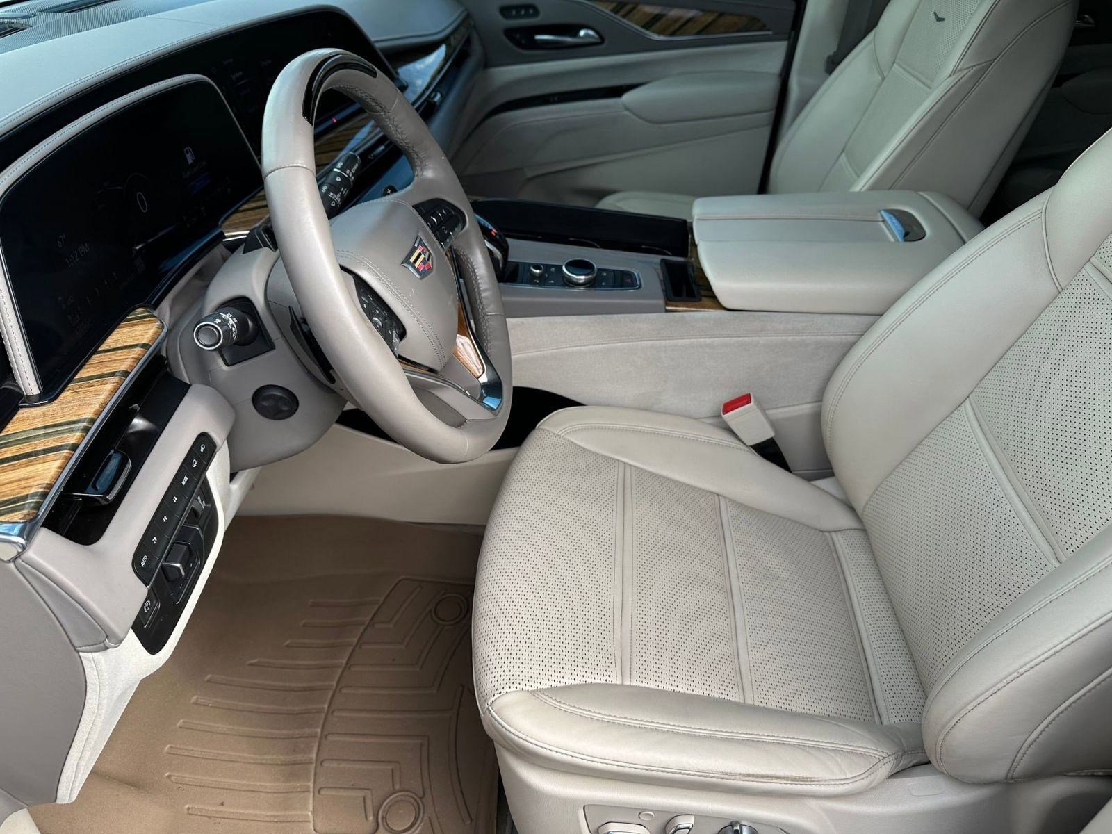 2022 Cadillac Escalade Sport Platinum photo 3