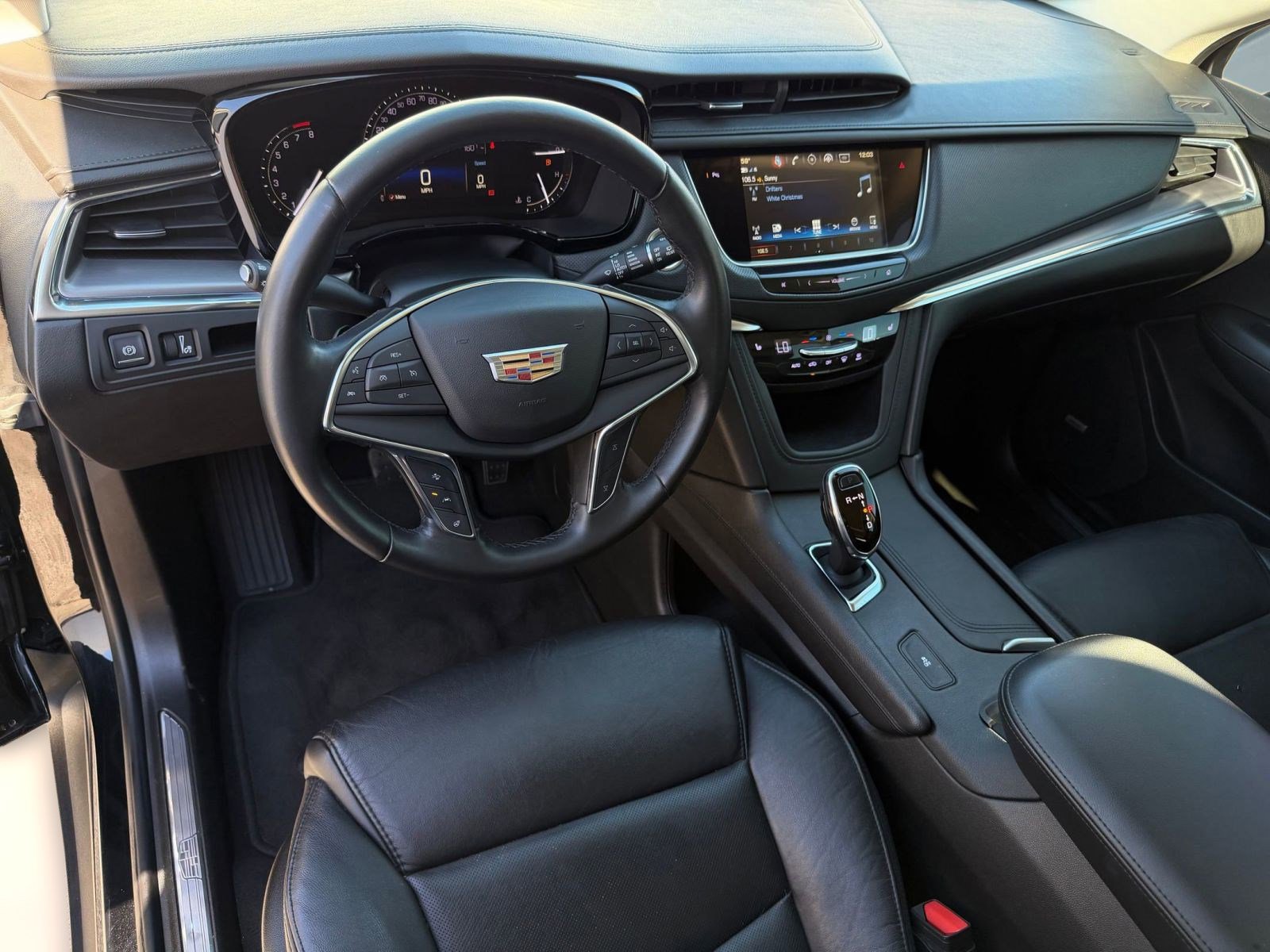 2018 Cadillac XT5 Luxury photo 2