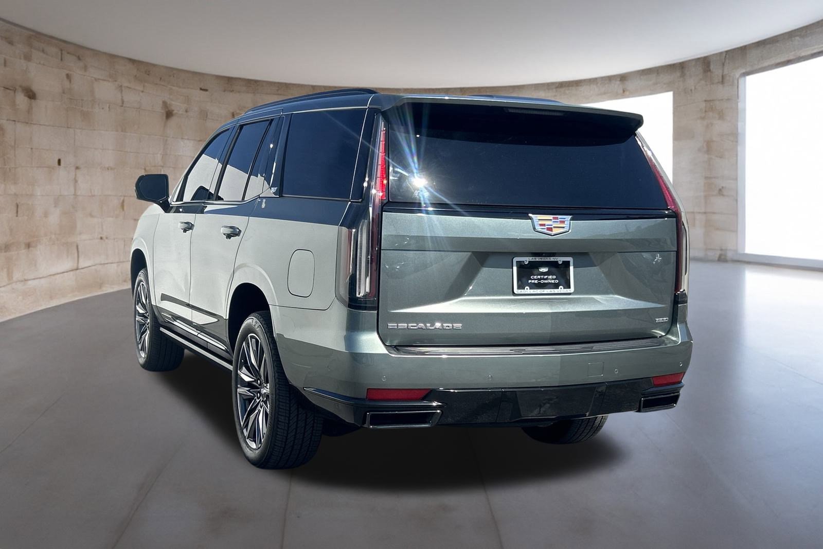 2023 Cadillac Escalade Sport Platinum photo 2